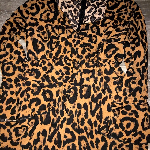 Sexy Leopard print romper .. - Picture 3 of 3
